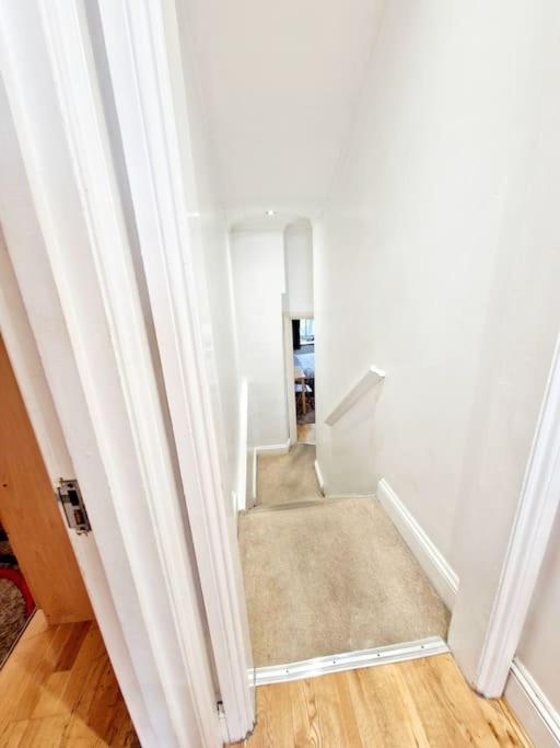 Charming Home With Private Balcony, On 1St Floor, With 2 Bathrooms, 3 Min Walk To Earl'S Court Station Londres Extérieur photo